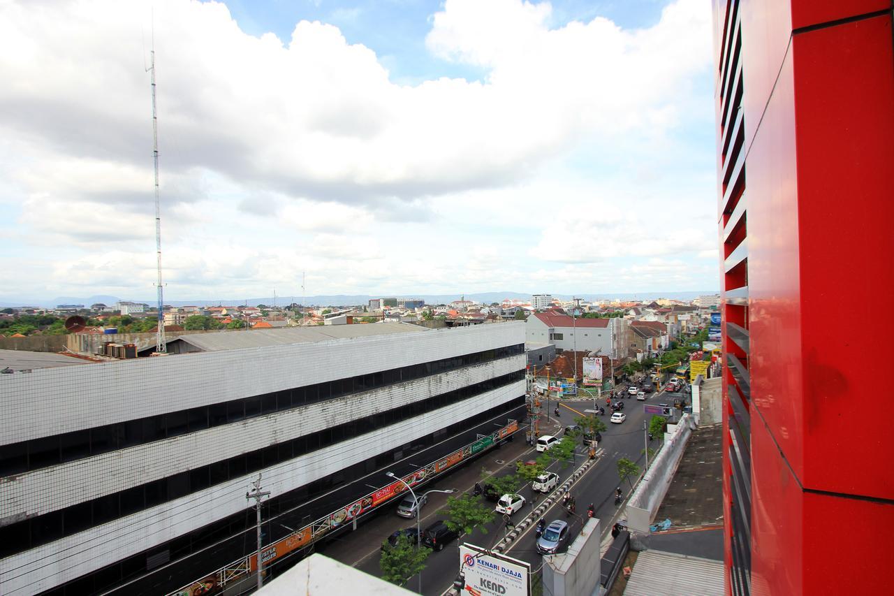 Uniq Hotel Yogyakarta Exterior photo